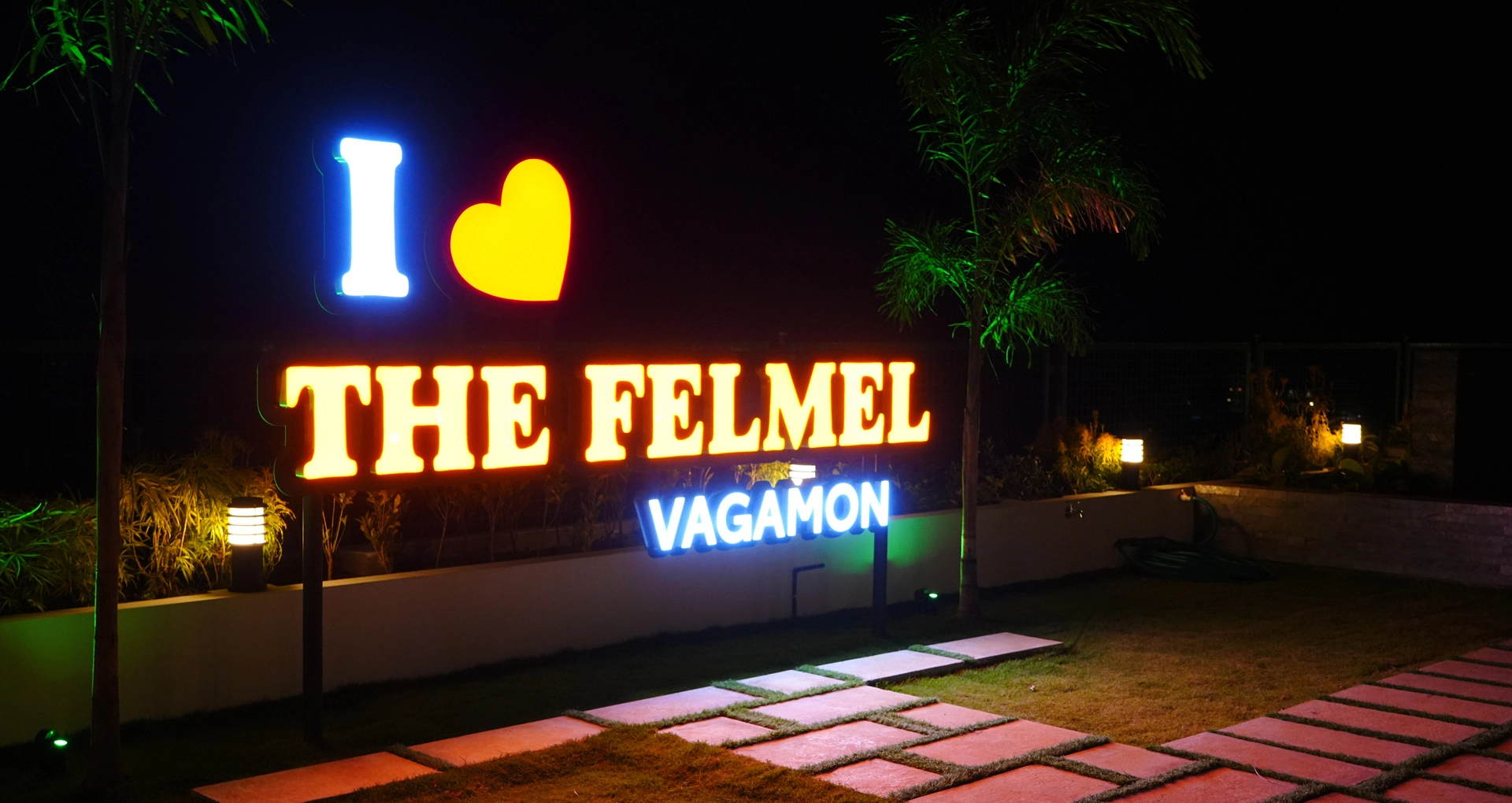 luxury rooms in vagamon for couples